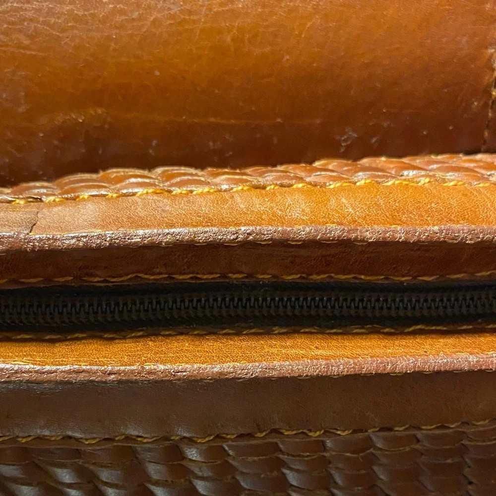 Elegant Brown Woven basket style Leather Shoulder Bag